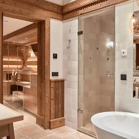 Kitzbuehel Aparthotel 5*