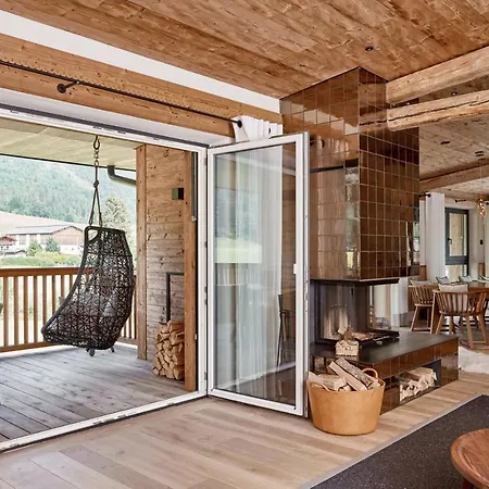 Kitzbuehel Aparthotel 5*