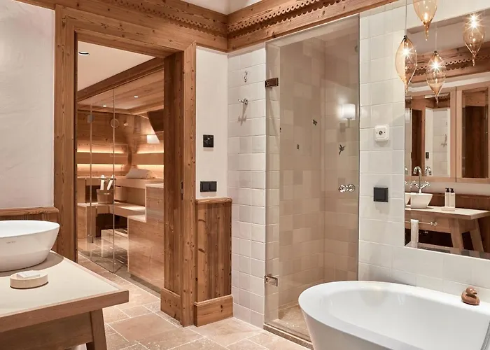 Kitzbuehel アパートホテル 5*