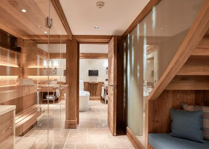 Kitzbuehel アパートホテル 5*